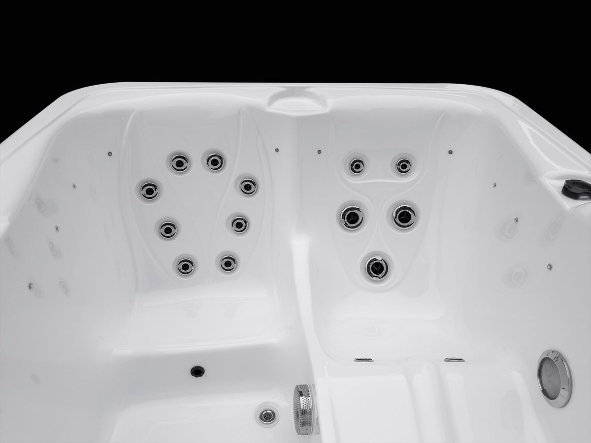 Holiday Let Hot Tub - HL325