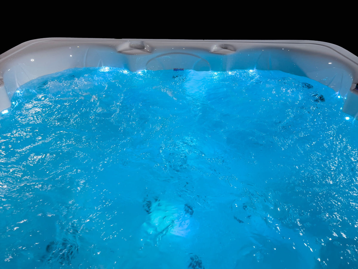 Holiday Let Hot Tub - HL730