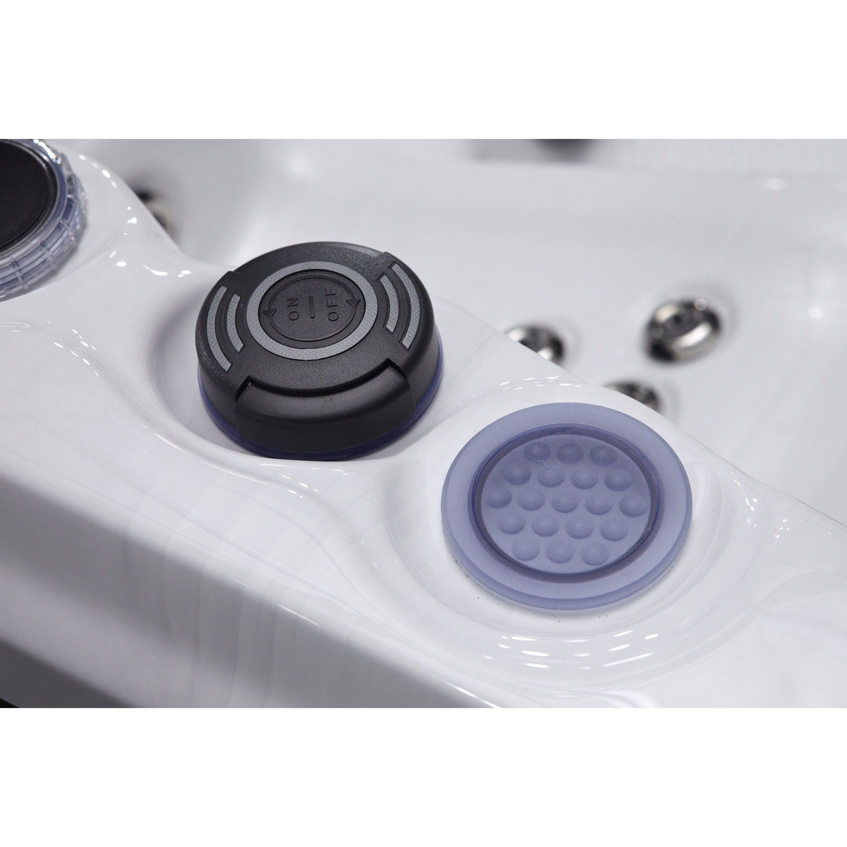 Fresh Water BAY Hot Tub