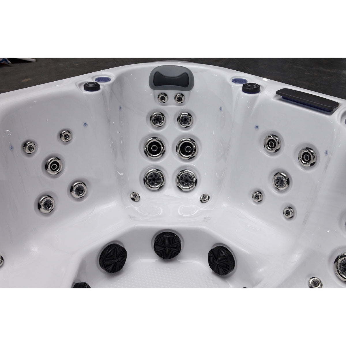 Fresh Water BAY Hot Tub