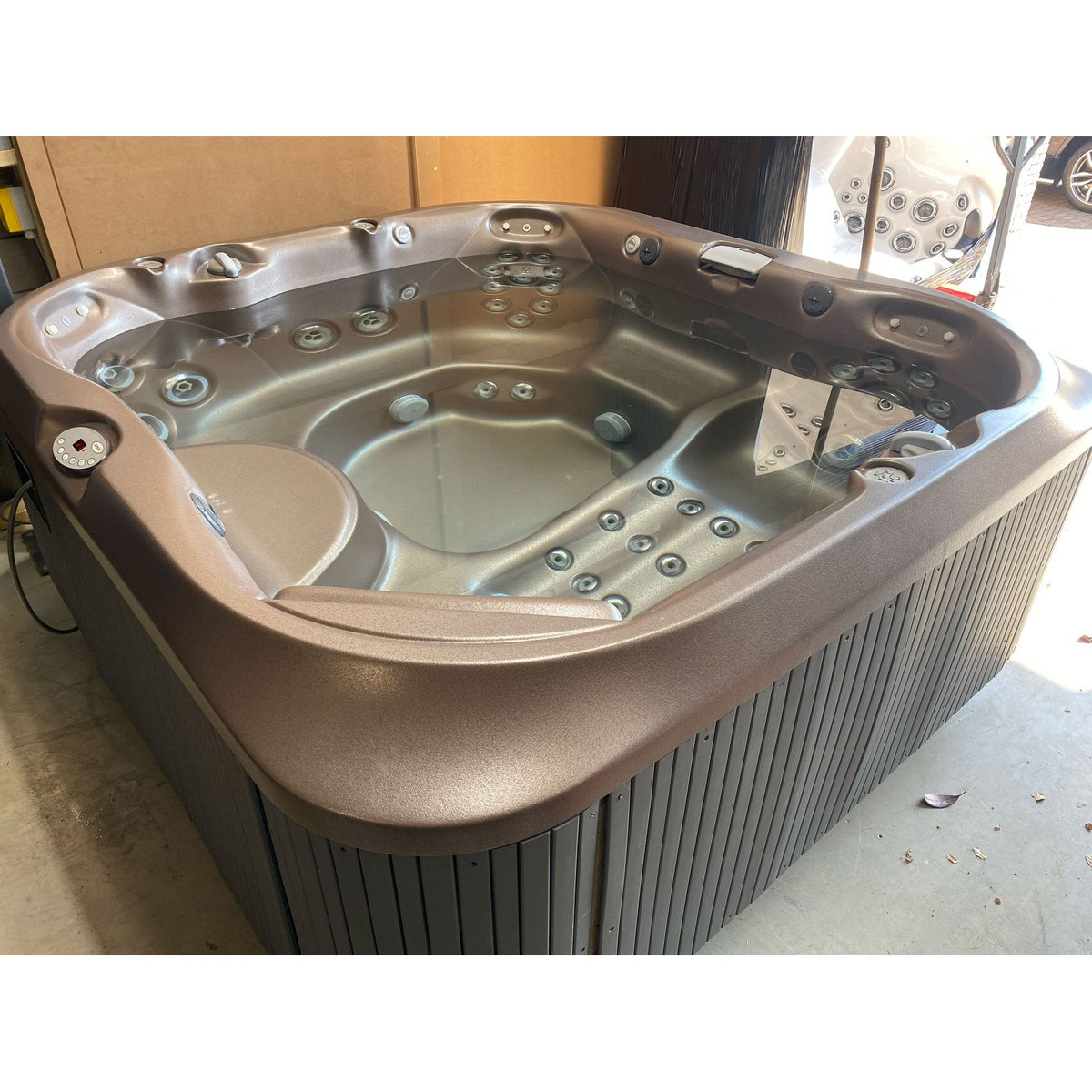 Refurbished 2nd Hand Pre Owned - Jacuzzi J-355 Hot Tub