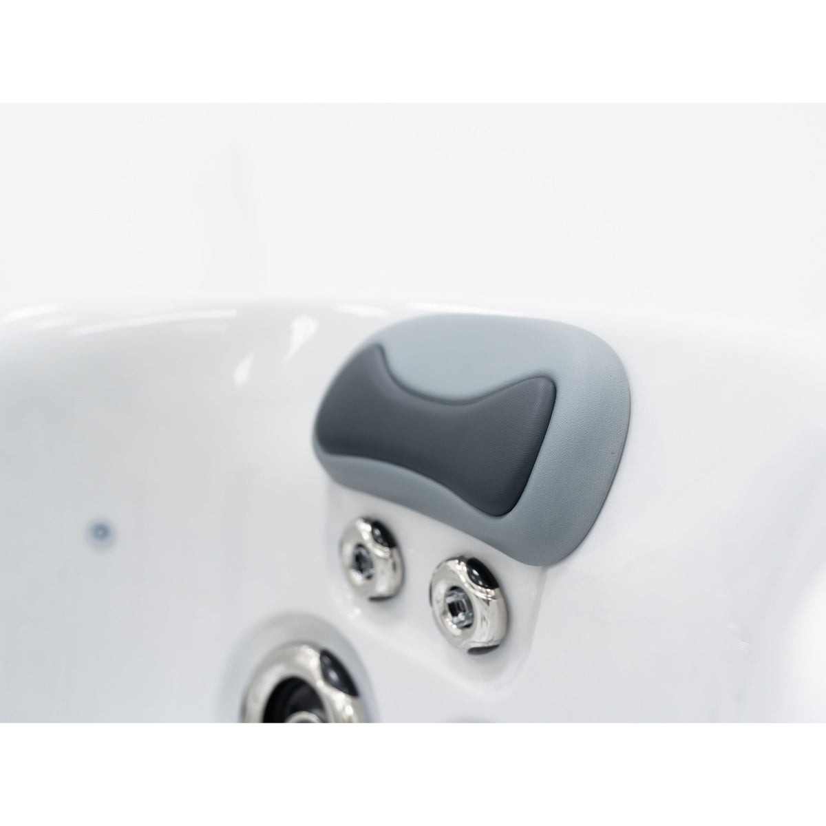 Fresh Water LAGOON Hot Tub